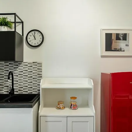 Caliph House 128 Бари